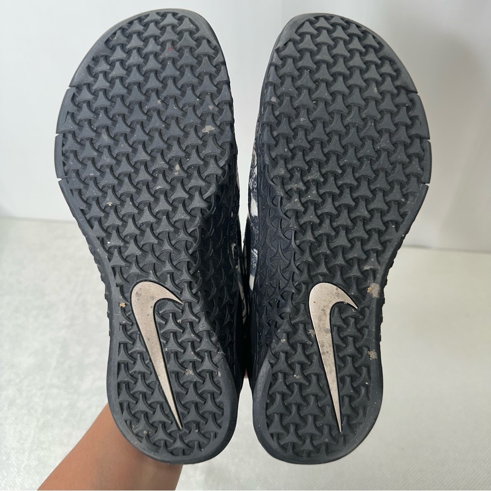 Nike 🌻 Women's Black and White Floral Metcon  Sneakers Sz 7.5 - Picture 6 of 8